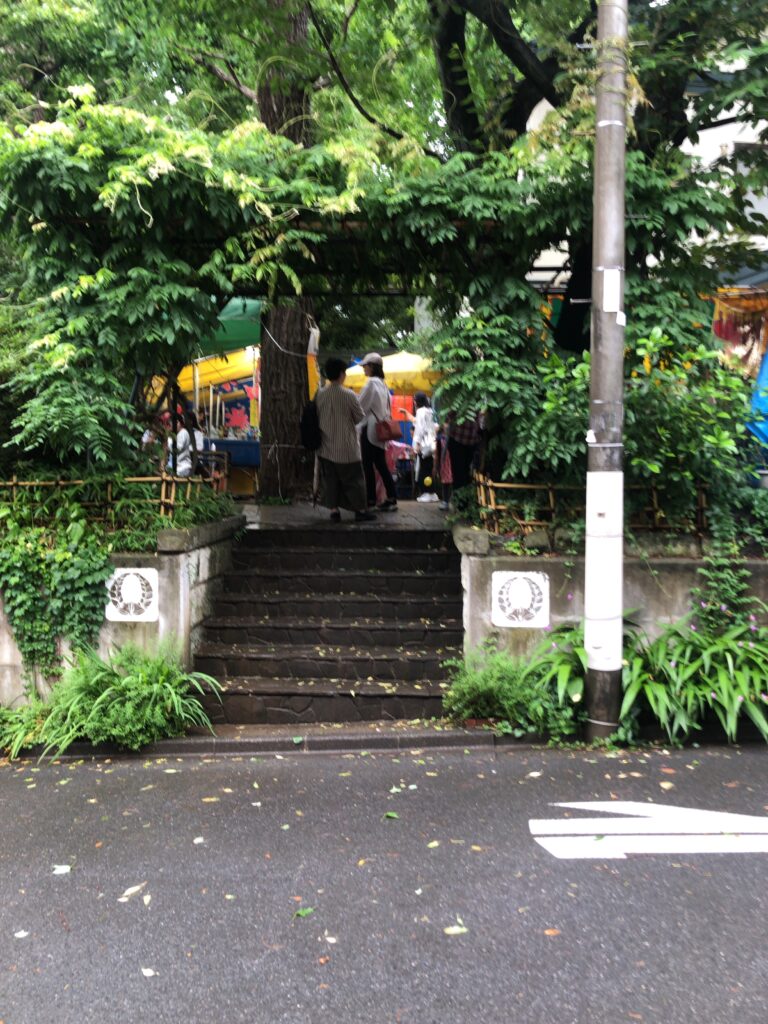 Shinjuku 2-chome is the gay area with the most favorable surroundings in Asia.